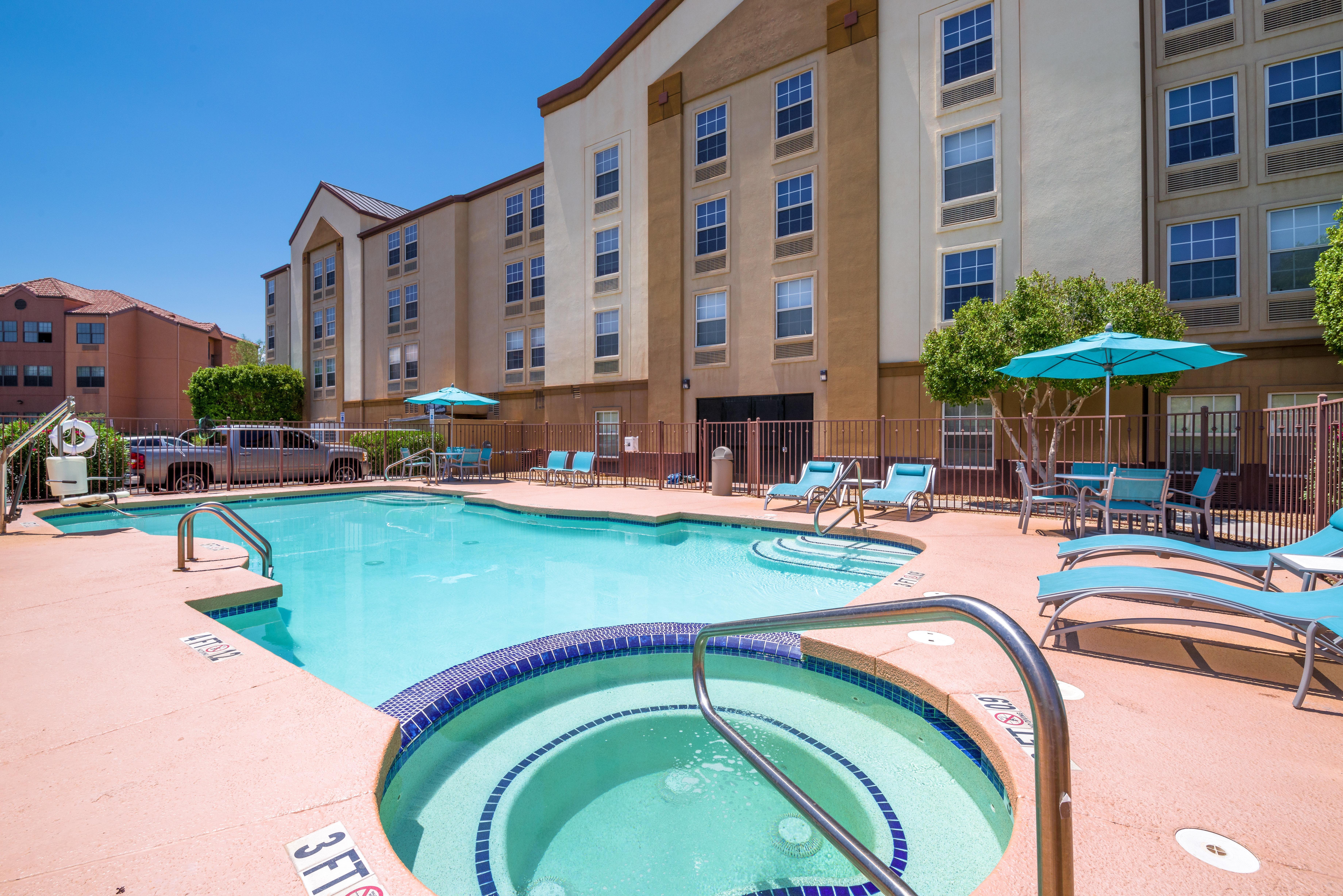 Holiday Inn Express Phoenix-Airport/University Drive By Ihg Exterior foto